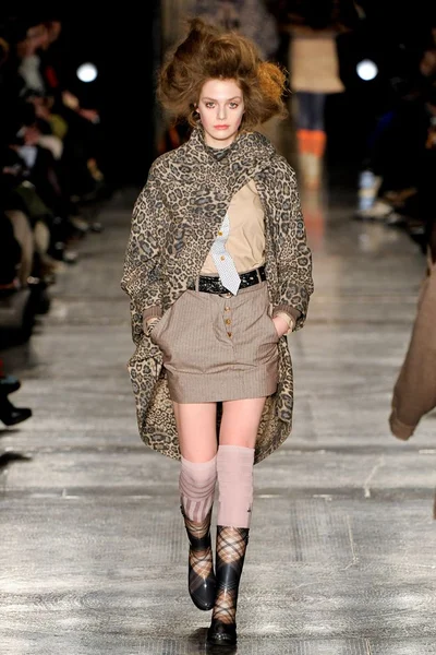 Look 17